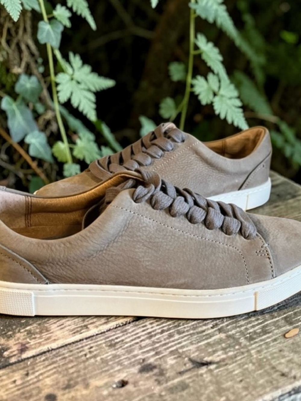 Frye Ivy Low Lace Sneakers in Gray Tumbled Nubuck Leather Women's 8.5 EUC - Picture 2 of 7